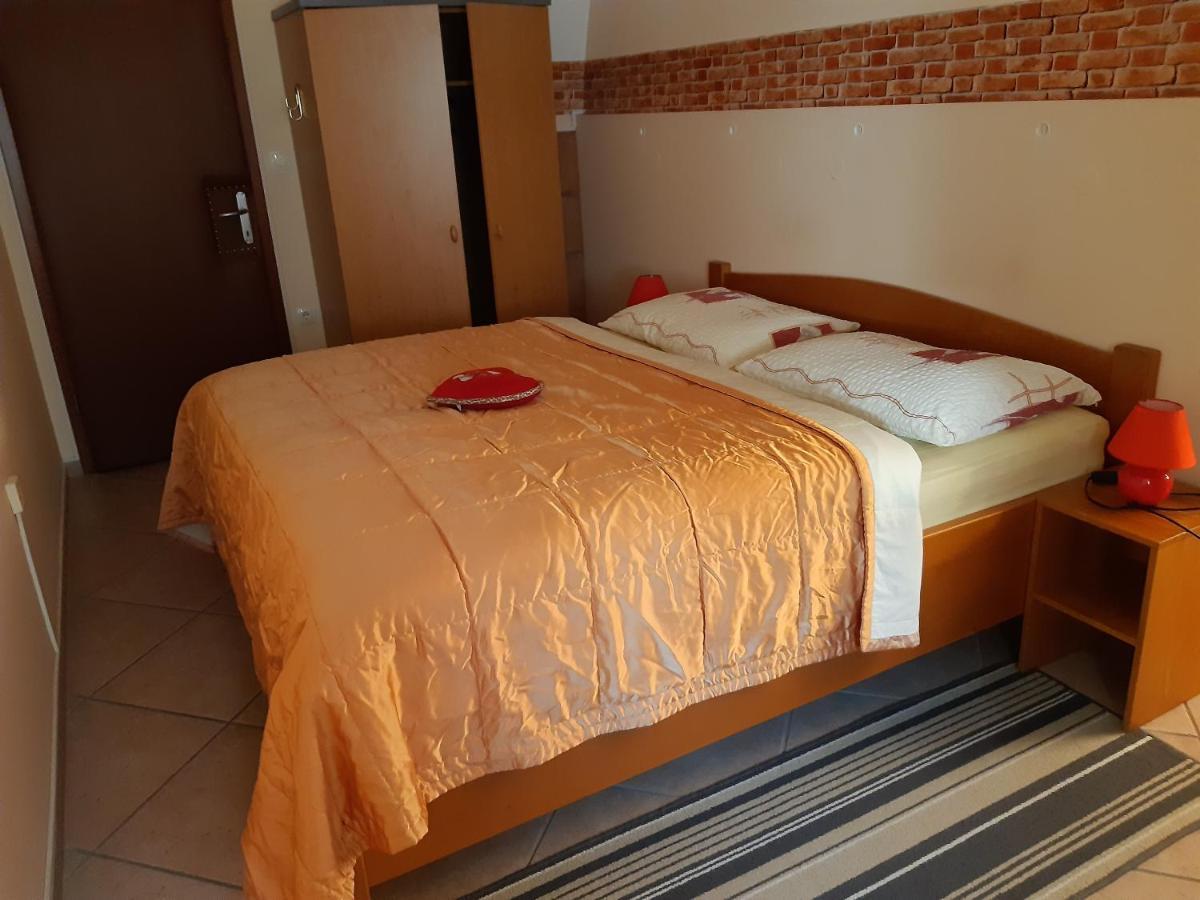 Apartma Na Starem Placu Идрия Экстерьер фото